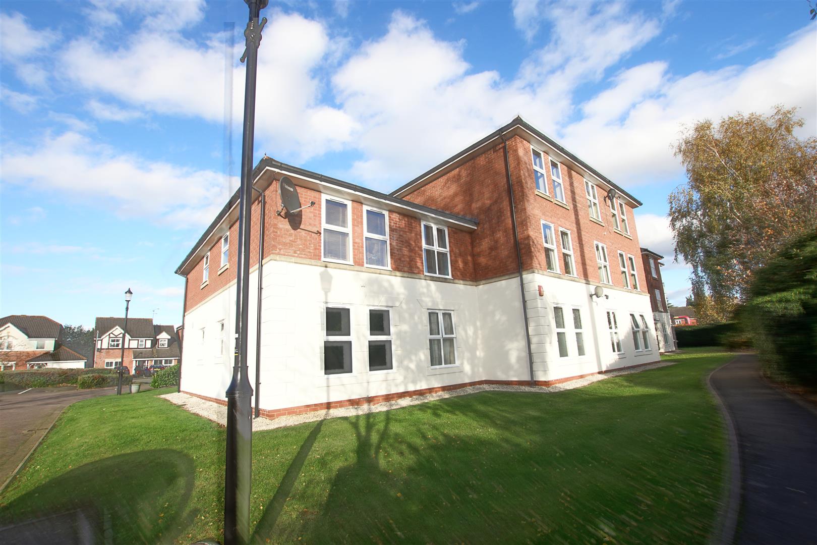 Sapphire Drive, Leamington Spa 9